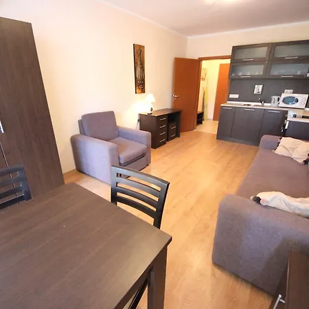 Apartment Menada Chateau Valon *